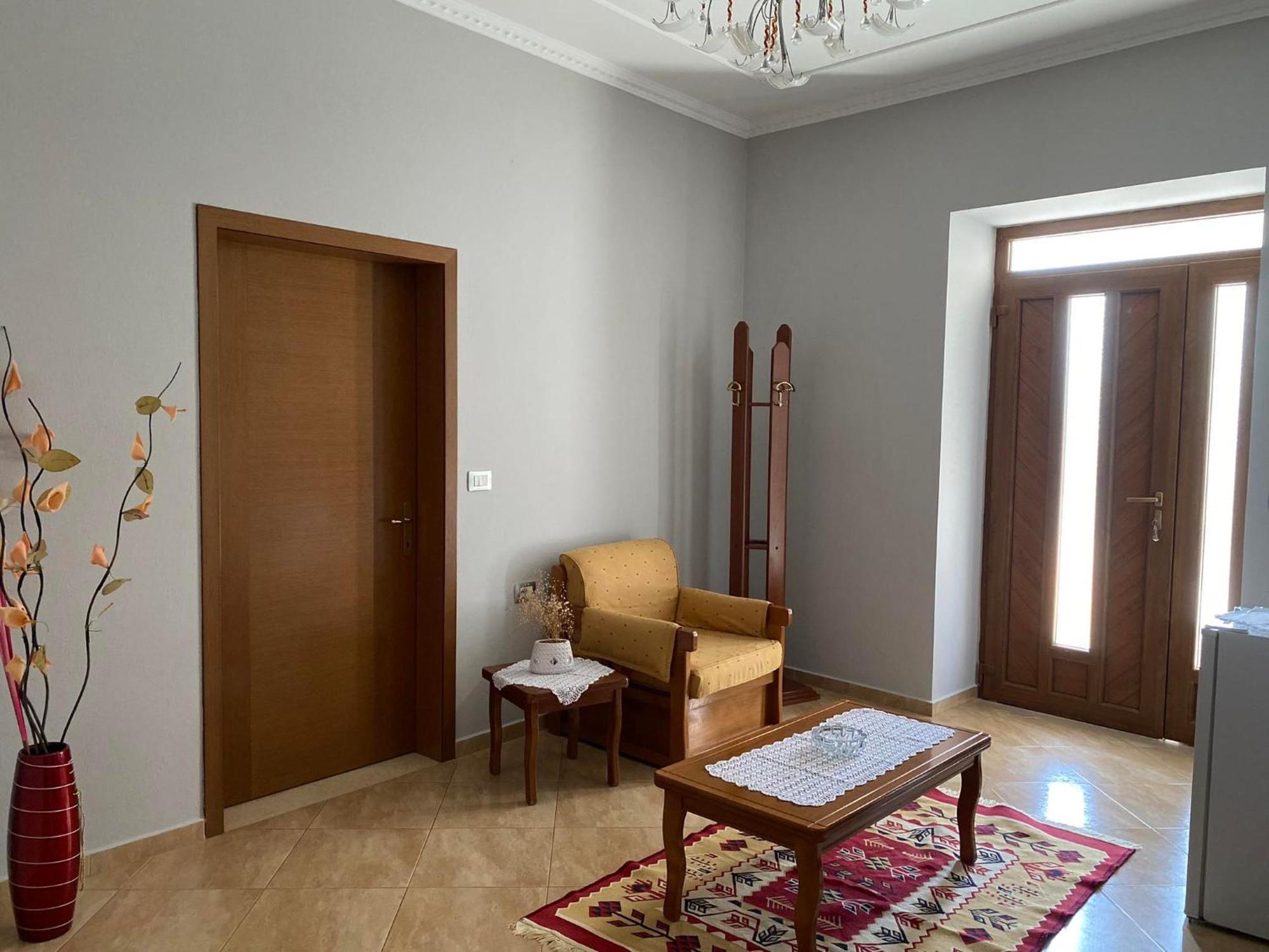 Gjirokastër Guest House Persa מראה חיצוני תמונה